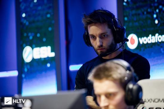 骁骑X5Pro EDG联名电竞椅上市，游戏体验再升级